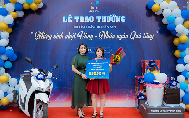 [ Baoxaydung.com.vn ] Khách hàng trúng xe SH 110 triệu đồng từ Công ty Hải Linh