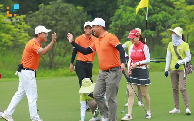 giai-golf-ky-niem-15-nam-sinh-nhat-hai-linh-8 Hai Linh to chuc giai Golf ky niem 15 nam thanh lap anh 8