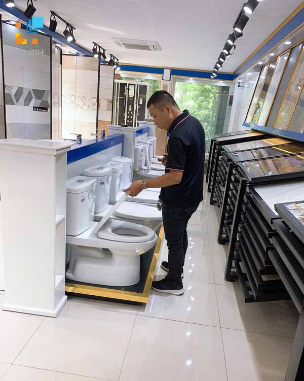 khach-hang-tai-hai-linh-2