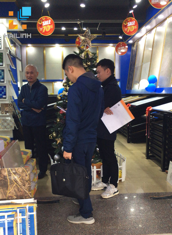 khong-khi-khuyen-mai-8_1 Khong khi mua sam anh 13