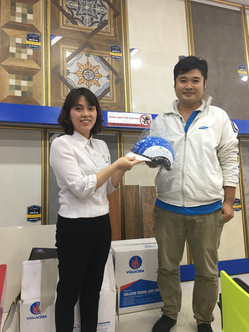 khong-khi-mua-hang-tai-hai-linh-sau-1-thang8 không khí mua hàng tại hải linh sau 1 tháng