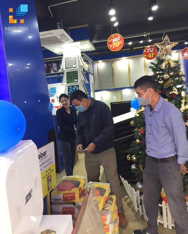 khong-khi-mua-sam-18 Khong khi mua sam anh 15