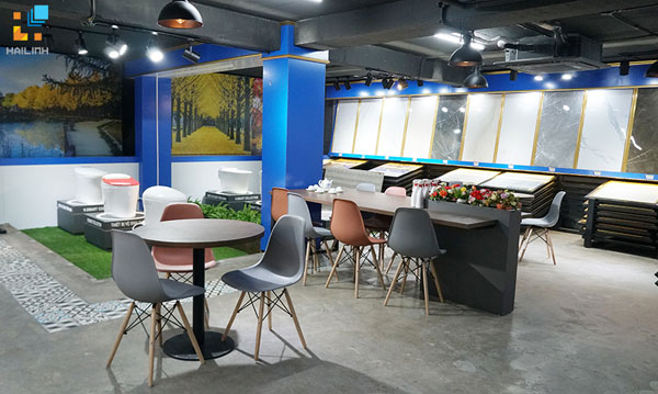 Khu tiep khach Showroom Hai Linh Ha Dong